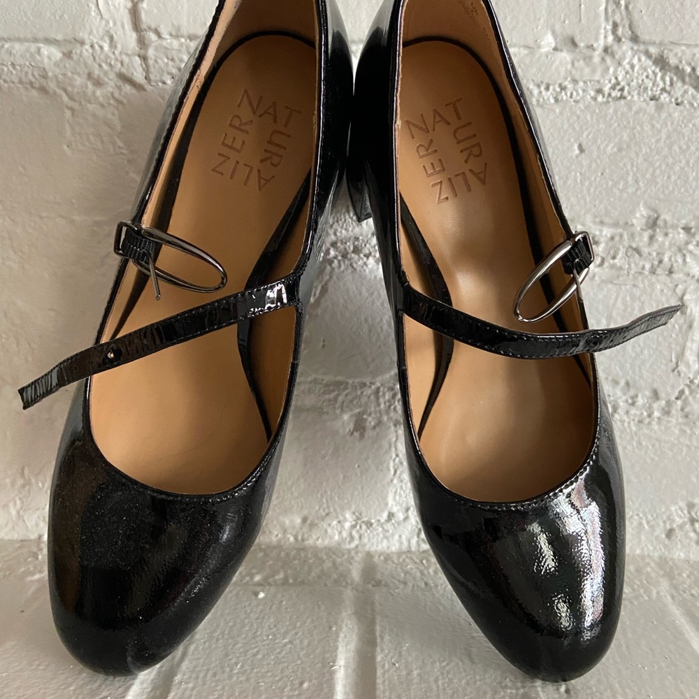 Naturalizer Black Patent 2" chunk heel mary jane new never worn size 6 1/2